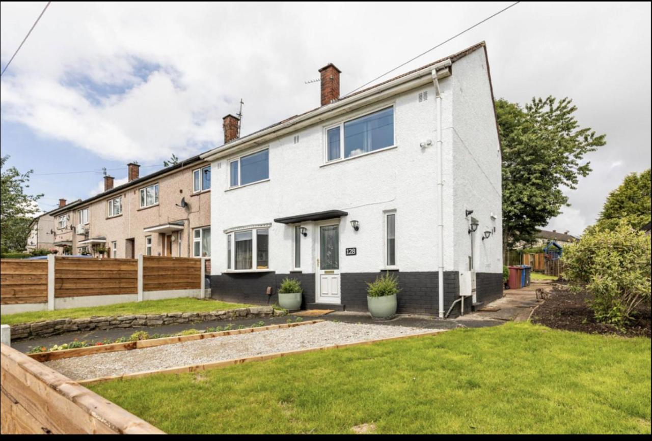 Come & unwind in Charming 5 Bed House in Blackburn - B&B