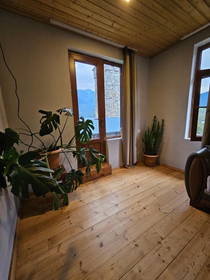 Camera Familiare con Vista Montagna