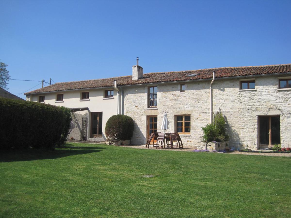 B&B Chef-Boutonne - Le Noisetier at Les Hiboux Gites - Bed and Breakfast Chef-Boutonne