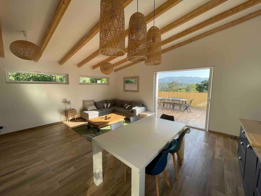 Petite maison avec terrasse. - B&B