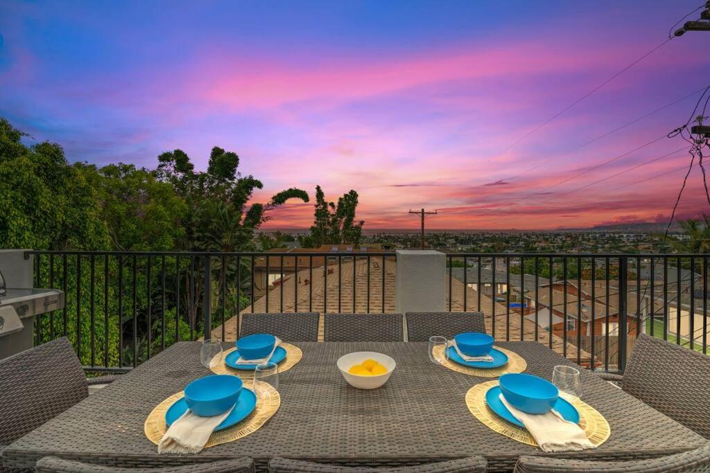 B&B San Diego - Saratoga Sunset Rooftop Dining 1 mile to Beach - Bed and Breakfast San Diego
