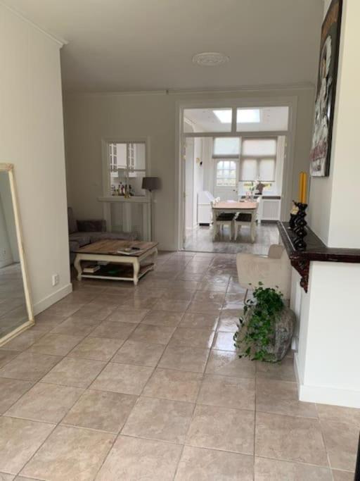 Een heerlijke woning op loopafstand van centrum! - B&B Leeuwarden