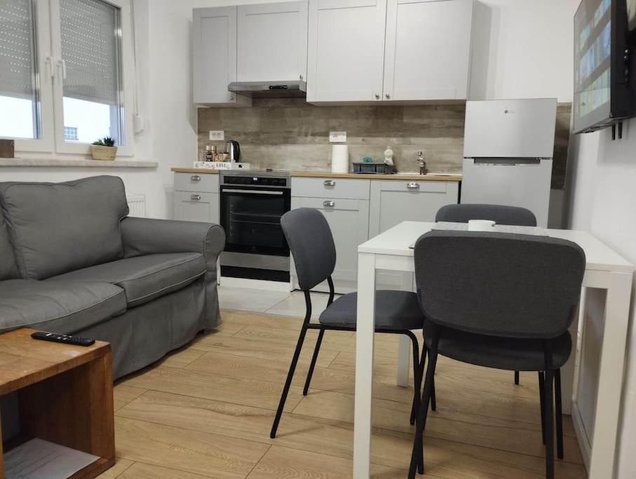 Lovely flat, city center with free parking - Chambres d’hôtes