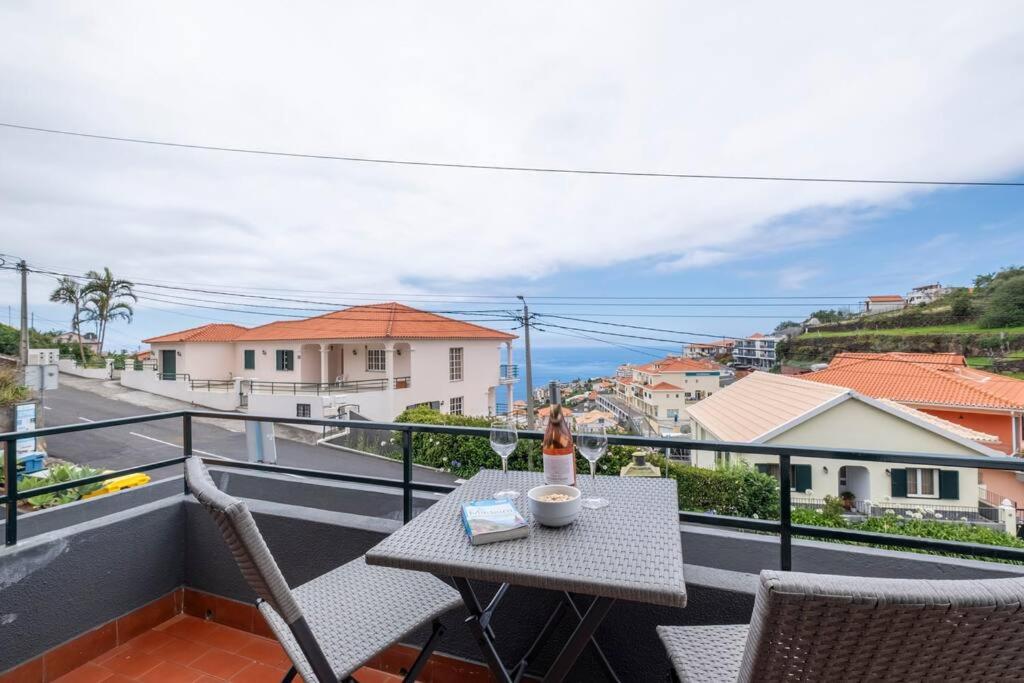 Alegria's Apartment by GALMI - Chambres d’hôtes Calheta