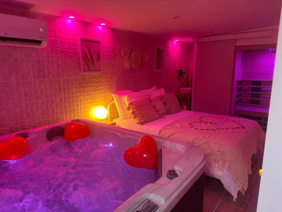 B&B Lisses - Love room. Une bulle d évasion. - Bed and Breakfast Lisses
