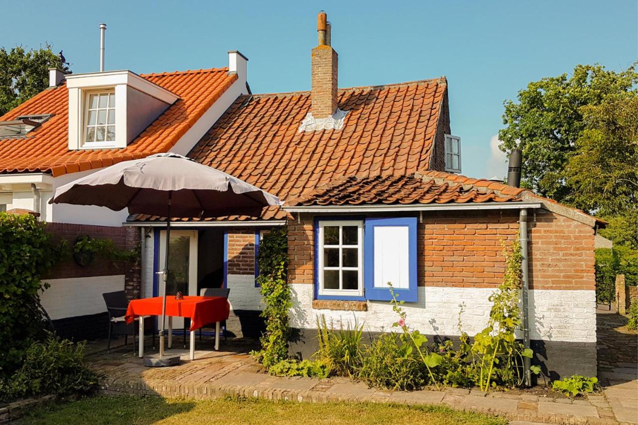 B&B Burgh-Haamstede - Countryside Bliss: Historic Cottage by the Sea - Bed and Breakfast Burgh-Haamstede