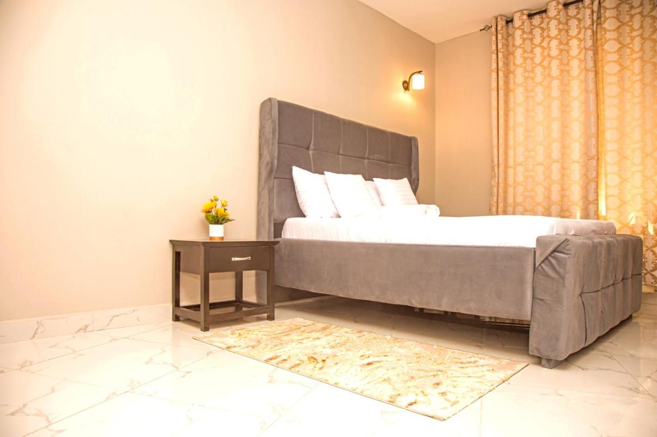 B&B Dar es Salaam - Nest and Nomad Homestay - Bed and Breakfast Dar es Salaam