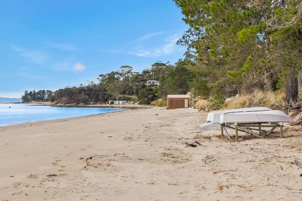 Peaceful Bruny Island Shack - B&B