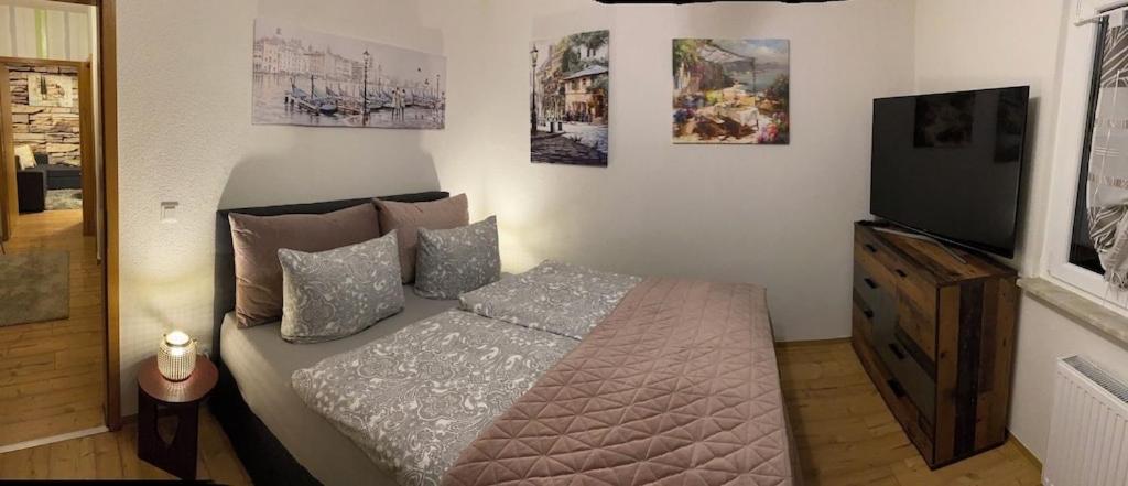 Kleines Apartment mit begehbarer Dusche im Schlafzimmer - Ferienwohnung