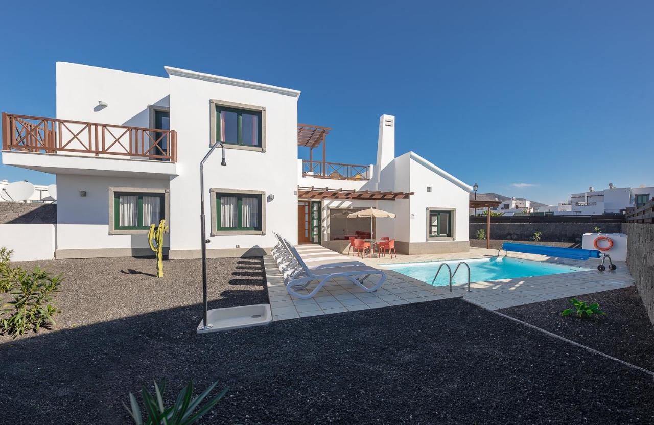 Camelot Holiday Homes by LIVVO - B&B Playa Blanca