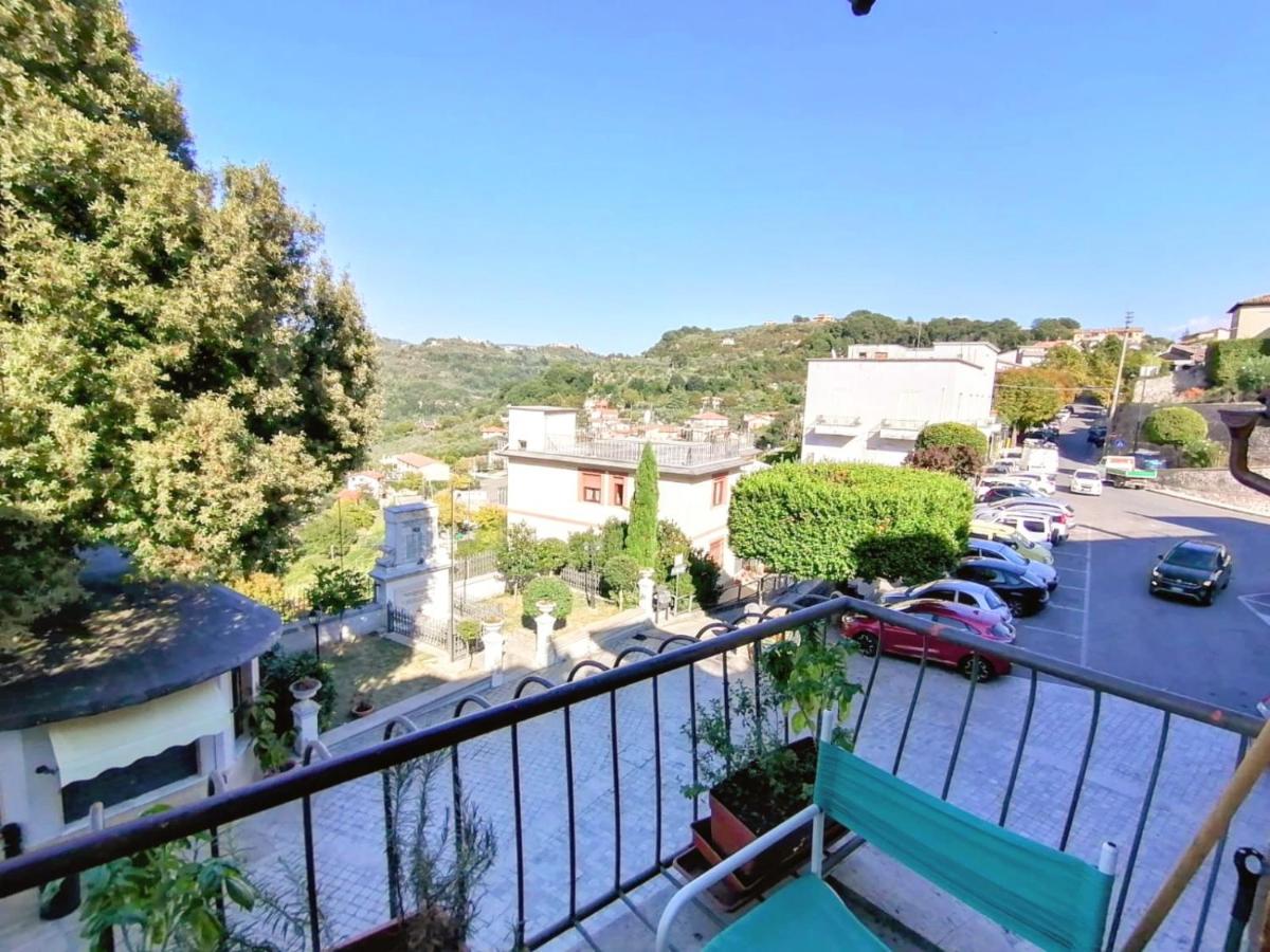 La Casa in Piazza - Ferienwohnung Toffia