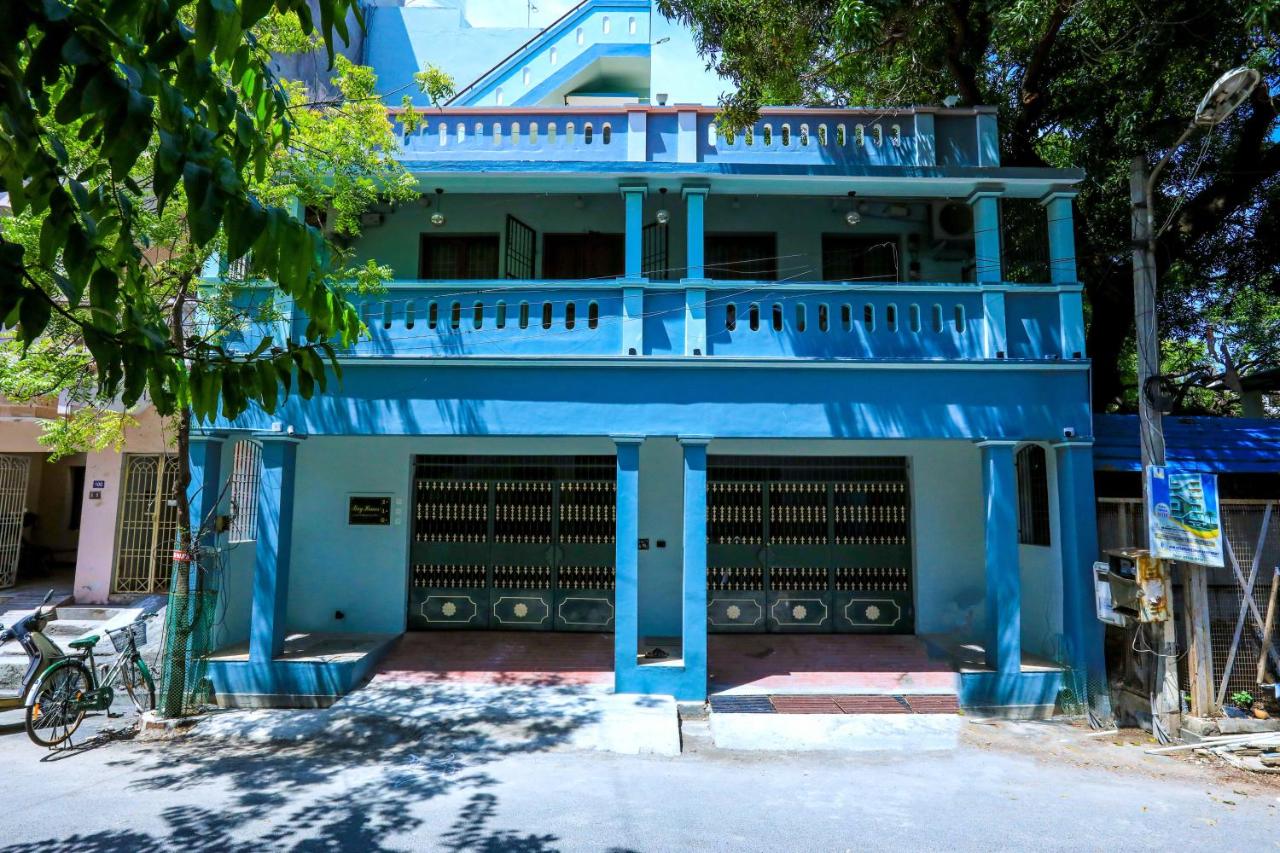 Bay Homes 2BHK WT Bathtub Near Rock Beach - Bed and Breakfast