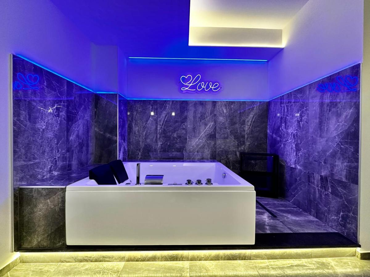 Suite with Spa Bath
