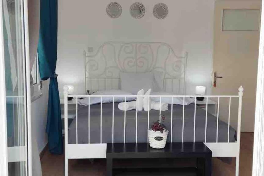 Spacious and Bright Kos Home - B&B