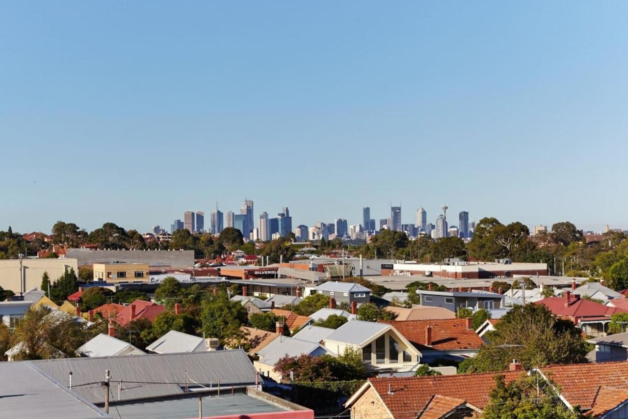 B&B Melbourne - Highview on High St - A Balcony Haven in Northcote - Bed and Breakfast Melbourne