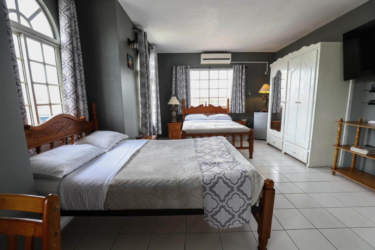 Vierbettzimmer mit eigenem Bad