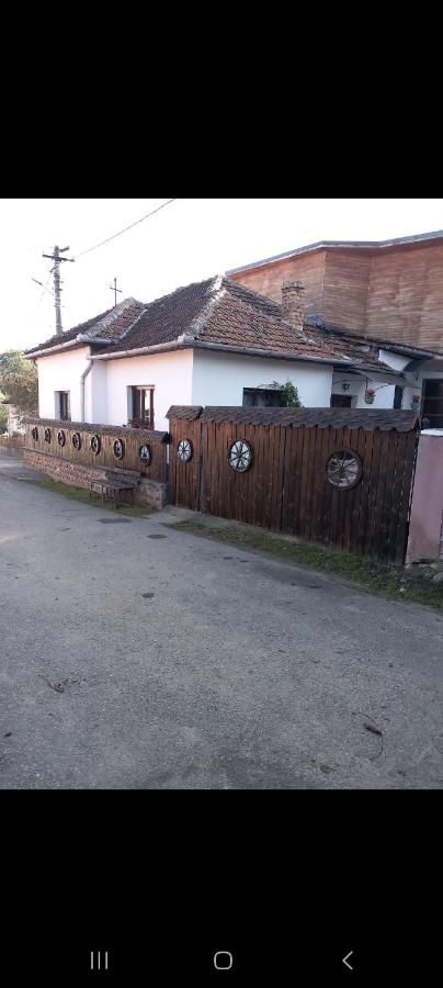 Cazare La Oana - Bed and Breakfast