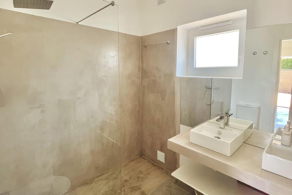 New Beach House near main street close PraiaGrande - B&B Colares