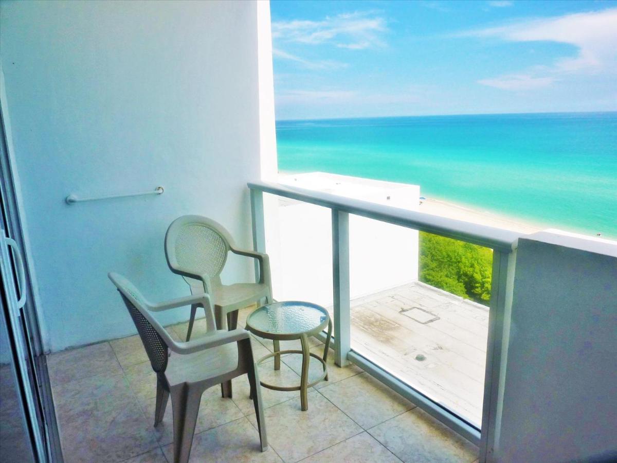 Castle 727 Studio with balcony and Ocean view, Pool, Tennis, Beach Access, Free Parking - B&B Miami Beach