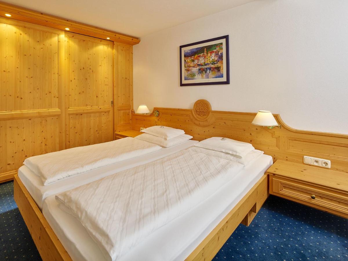 Superior Double Room with balcony and shower