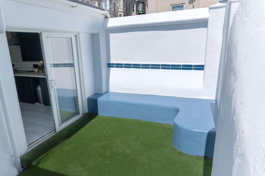 Large Home Sleeps 6 Central Location Free Parking - B&B Plymouth