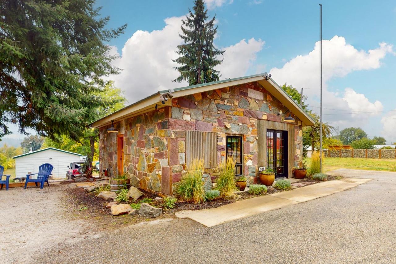 Historic Hope Hideaway - B&B