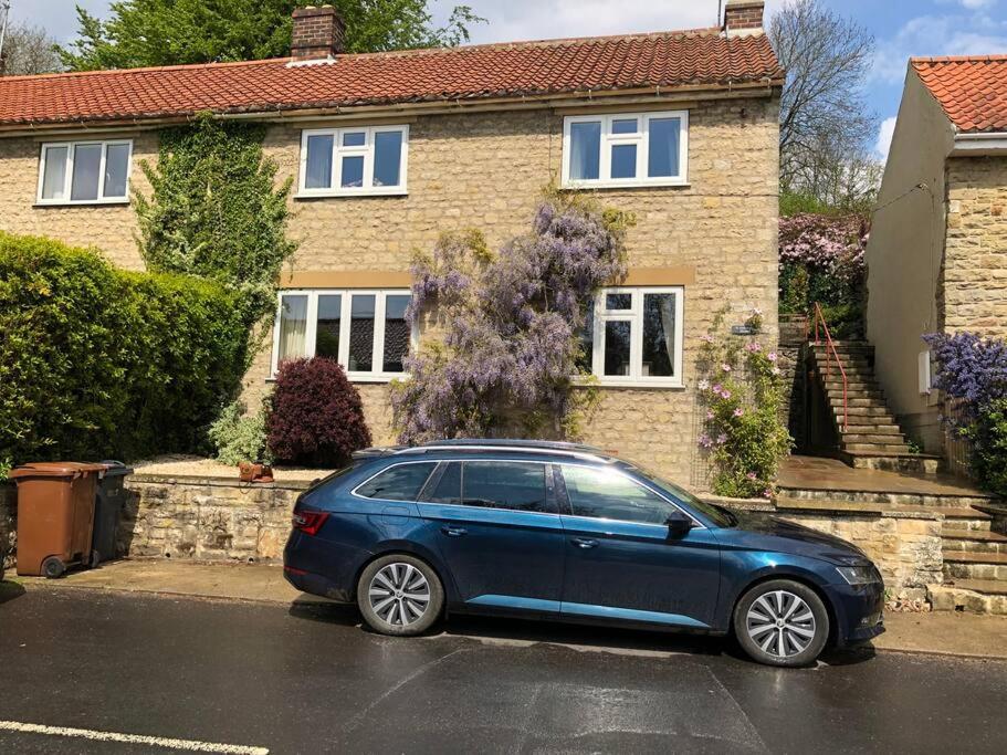 B&B Ampleforth - St Anthony’s, bright perkily decorated 3 bedroom house - Bed and Breakfast Ampleforth