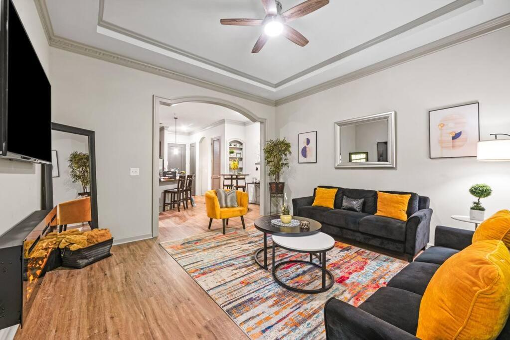 B&B Atlanta - Luxe 2 Bedroom Oasis near Cobb and Truist Park - Bed and Breakfast Atlanta