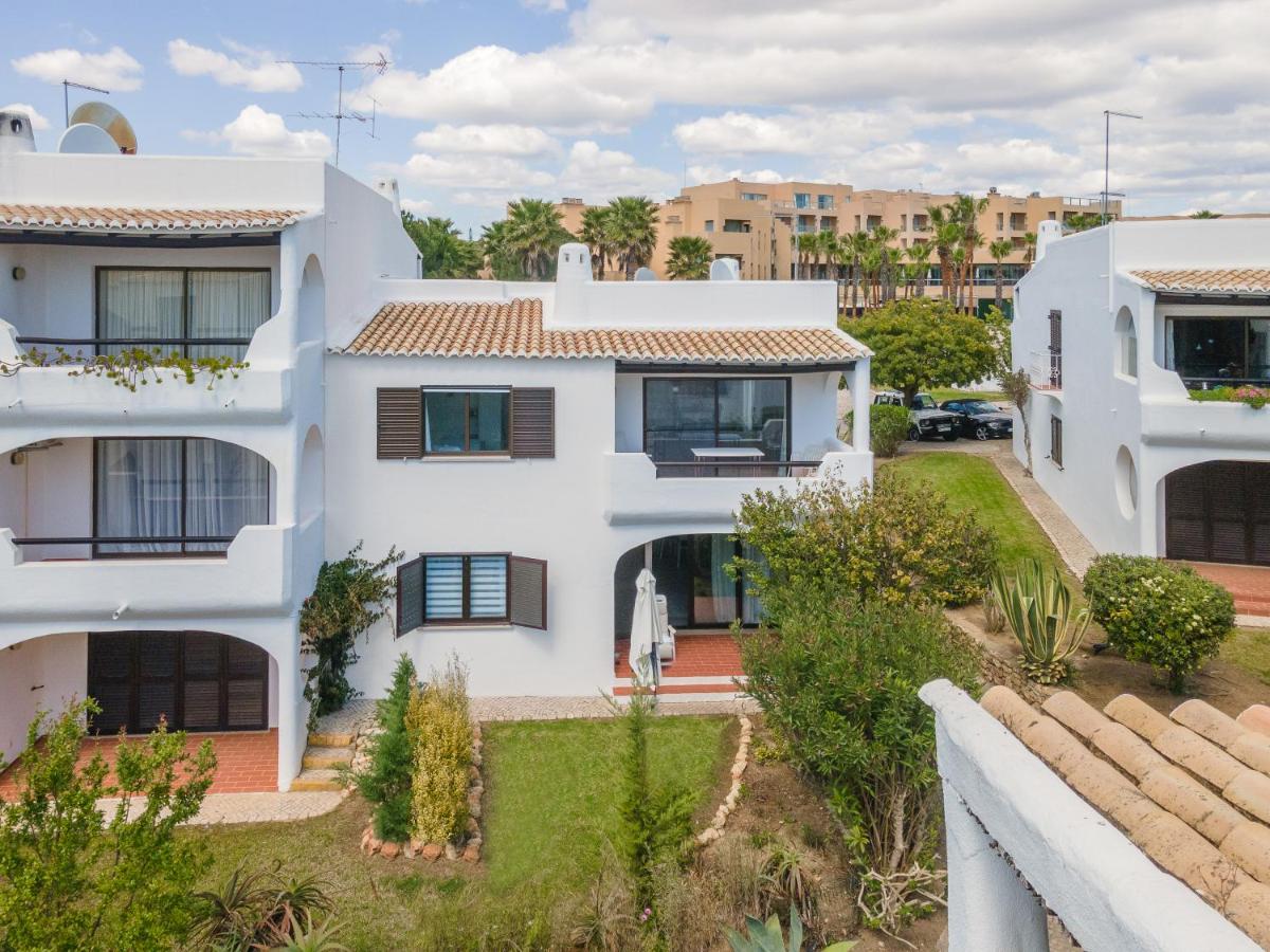 Modern Oasis 500m Beach with AC WiFi Pool - B&B Albufeira