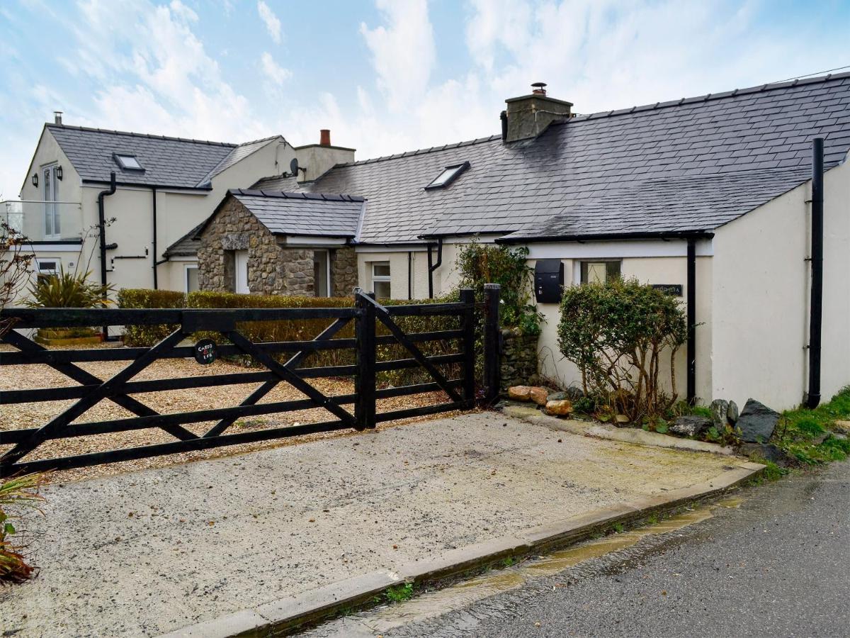 B&B Llanfaethlu - Gardd Efa - Bed and Breakfast Llanfaethlu