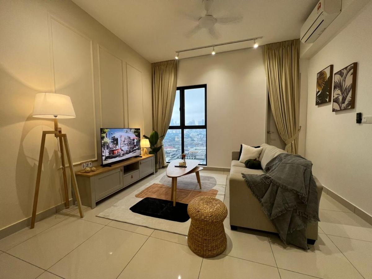 KL City View 2R1B Free Wifi 6pax - B&B