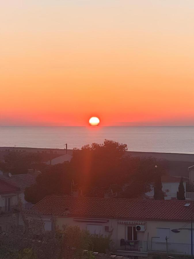 Appartement avec jardin et parking privé à 3 min à pied de la plage St Pierre la mer - Chambres d'hôtes Fleury