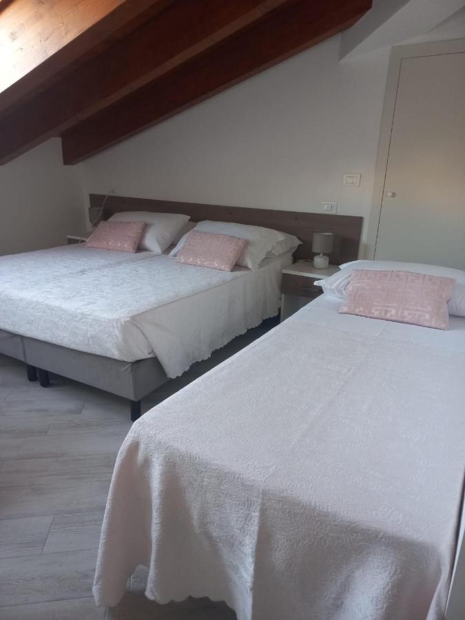 Driepersoonskamer met Eigen Badkamer