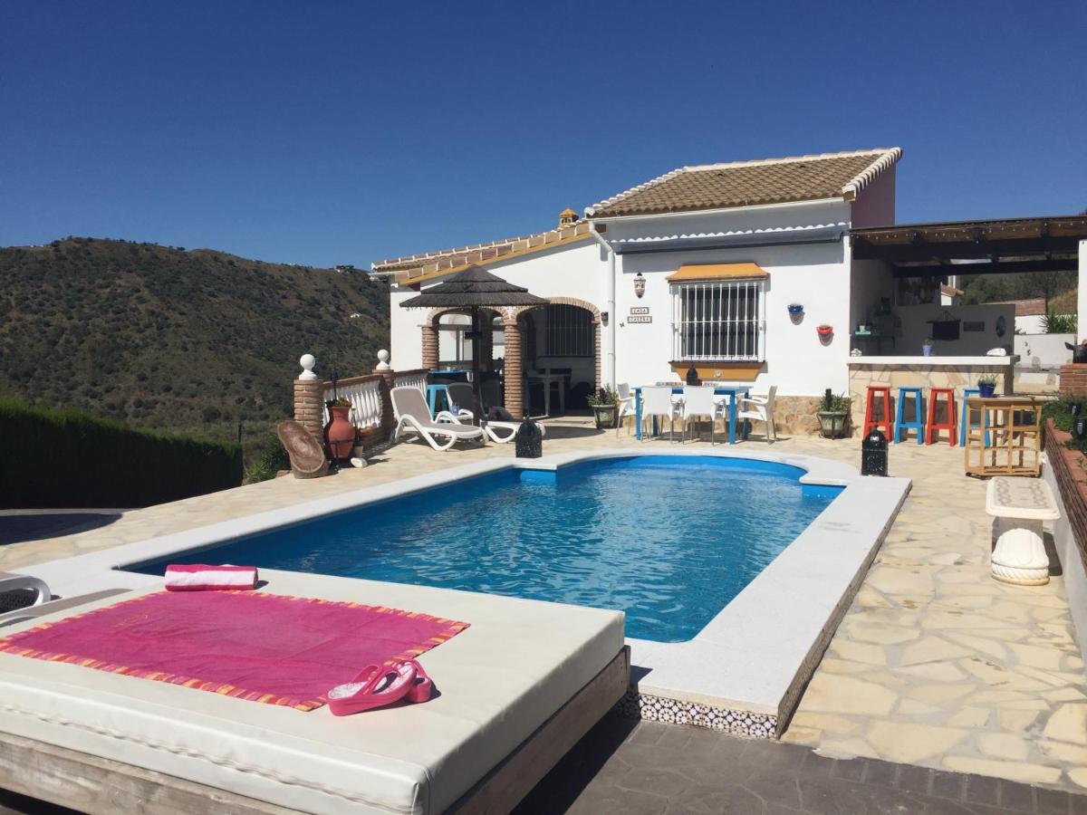 B&B Viñuela - Villa Casira met privé zwembad 6 personen, Viñuela, Costa Del Sol - Bed and Breakfast Viñuela