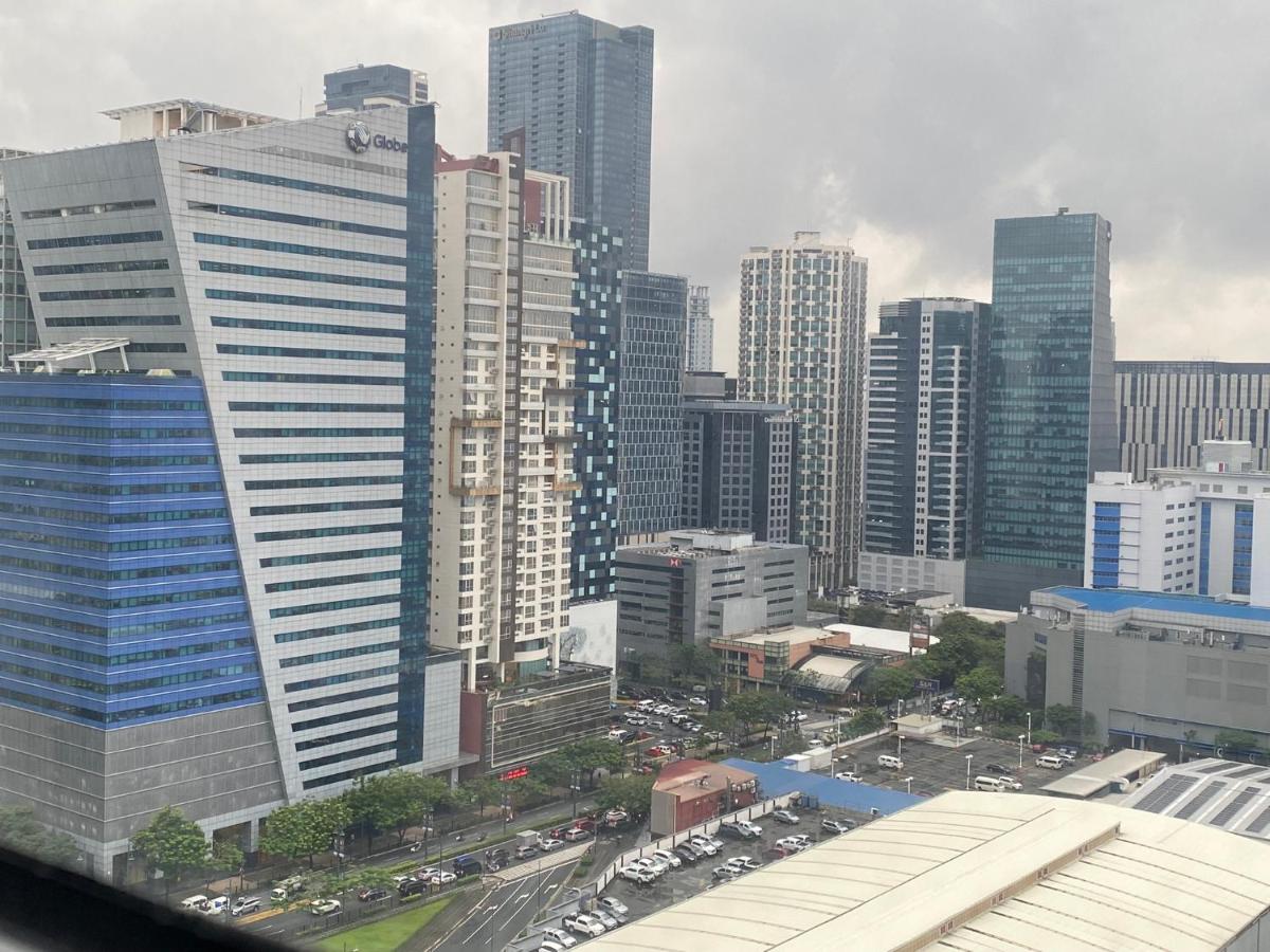 B&B Manila - Nalag-an Suite w/ city view BGC - Bed and Breakfast Manila