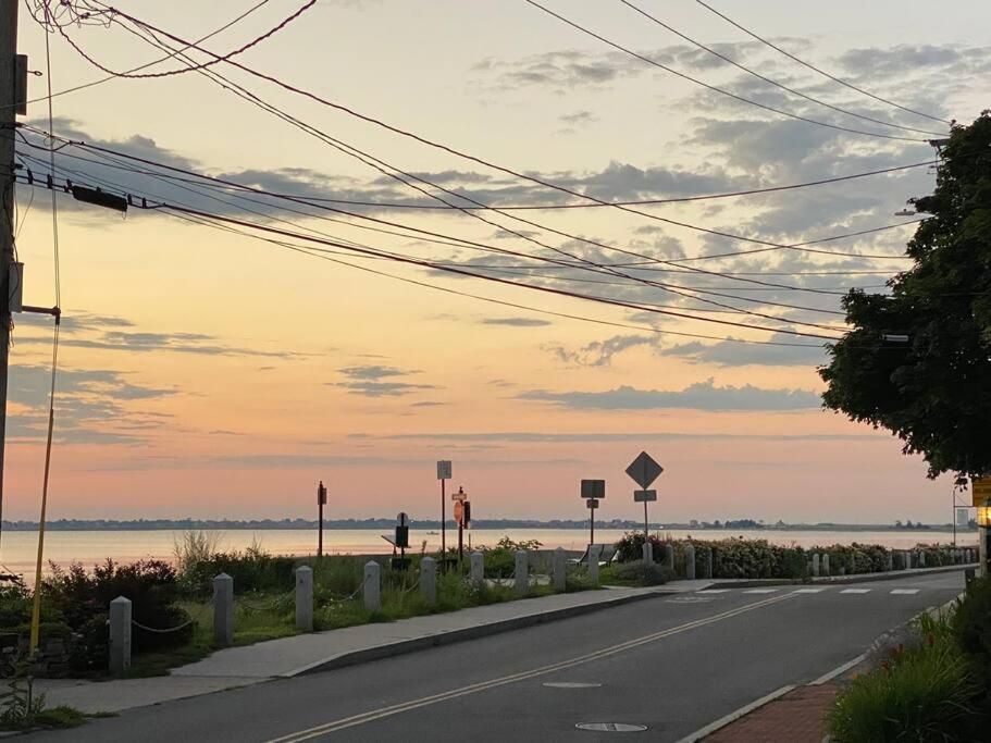 Historic 2 Bedroom with marble baths and water views - B&B Newburyport