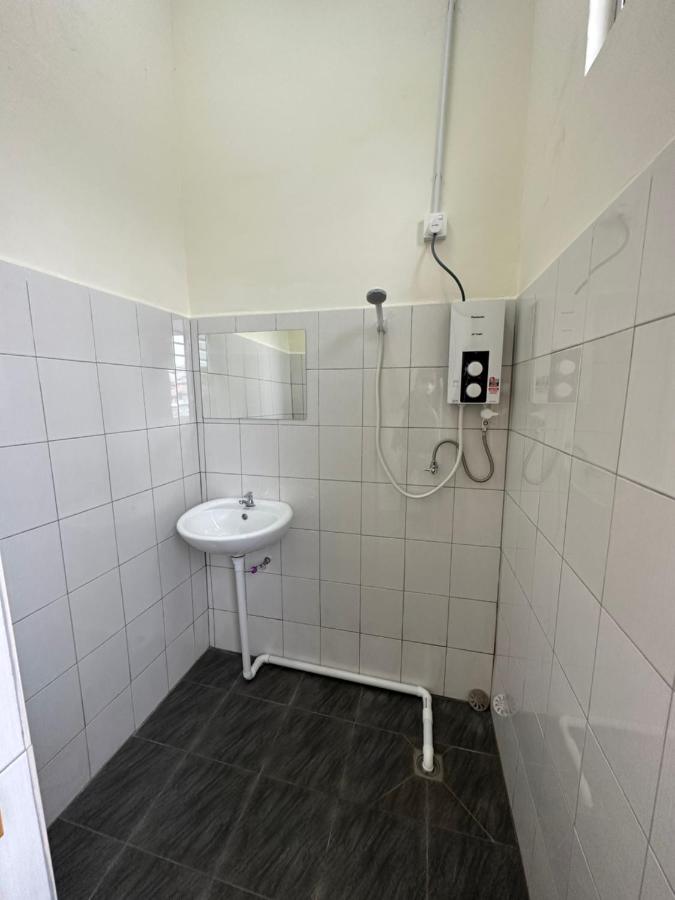 Twin Room with Shower