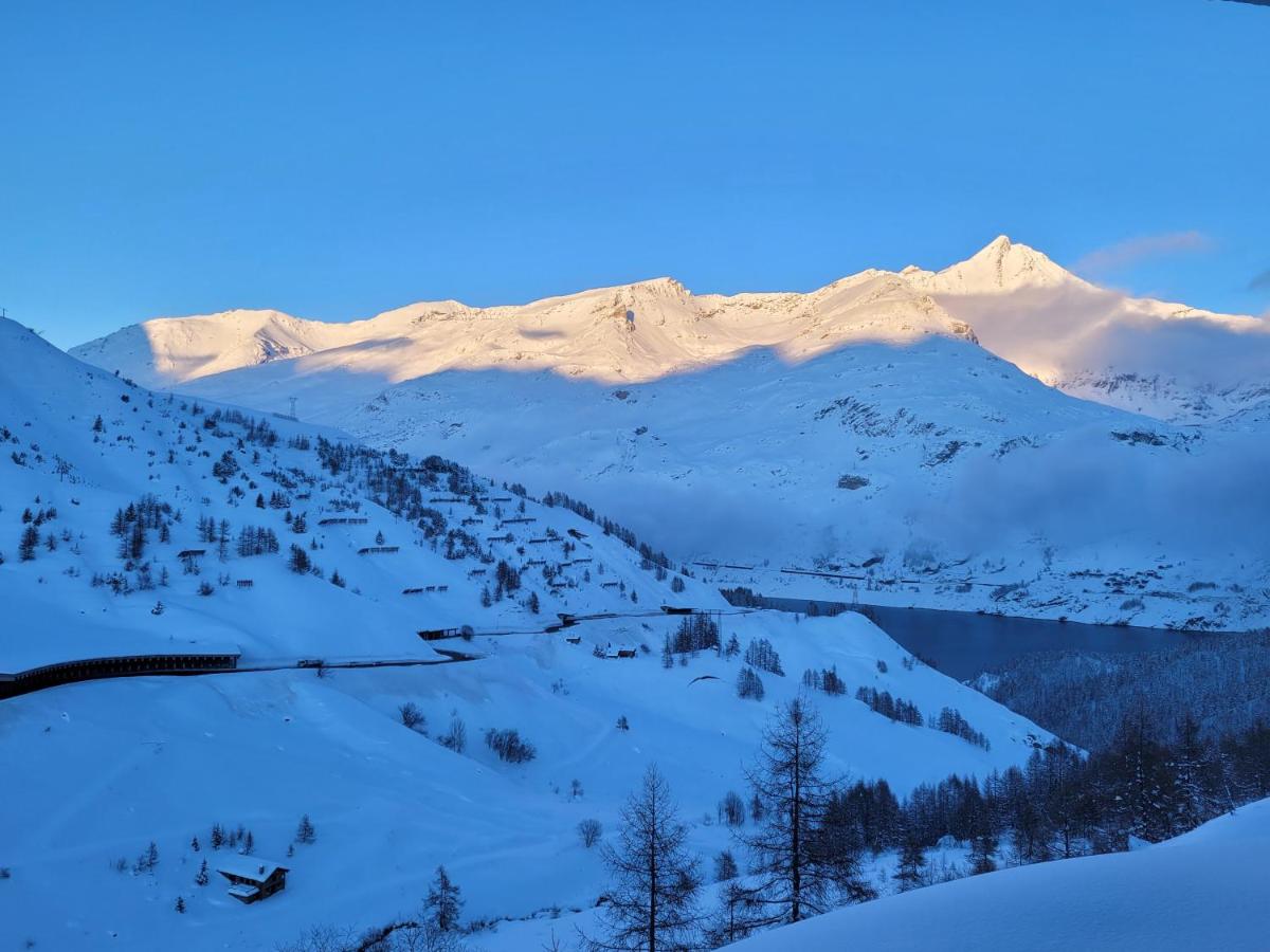 Appartement Tignes 2100 - 4-6 personnes - 1 chambre - 4 lits - Wifi haut débit - Parking couvert inclus - B&B Tignes