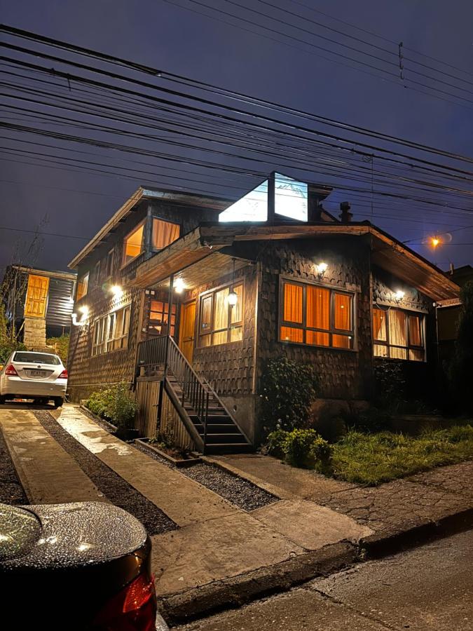 Hostal y Cabañas Mirando al Mar - B&B