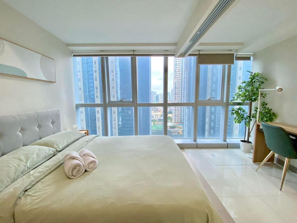 1BR executive unit in Uptown Parksuites BGC - B&B Manila
