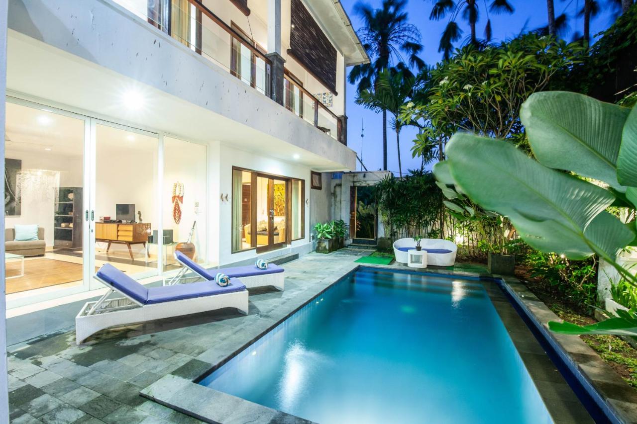 3-BR Private Pool Villa Kayu Aya Seminyak Walk to Beach - Chambres d’hôtes Seminyak
