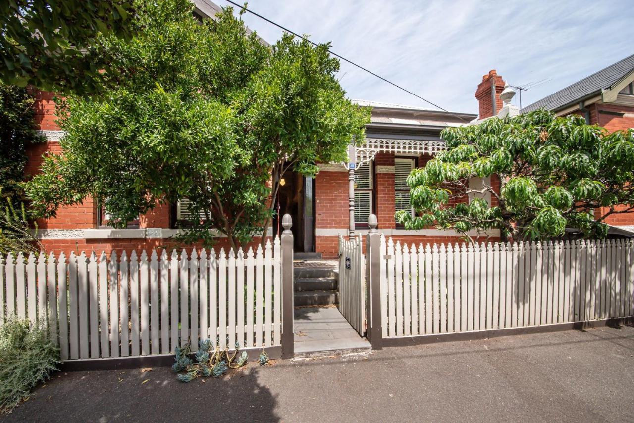 Graceful Octavia - B&B Melbourne