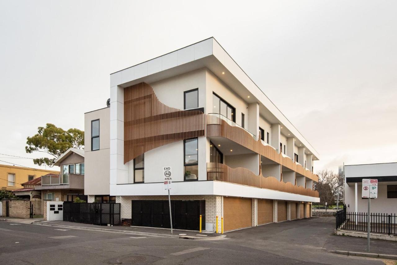 Sport Precinct Luxury Style over four levels - Chambres d’hôtes Melbourne