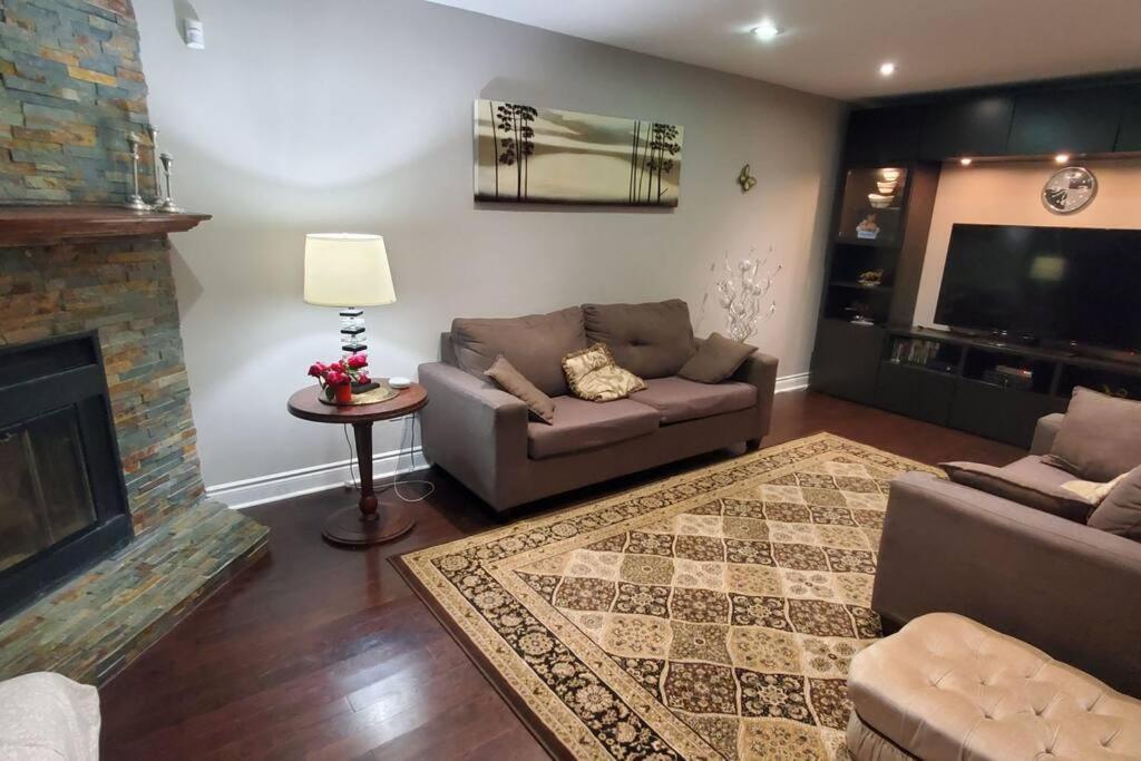 B&B Mississauga - Beautiful House in Mississauga - Bed and Breakfast Mississauga