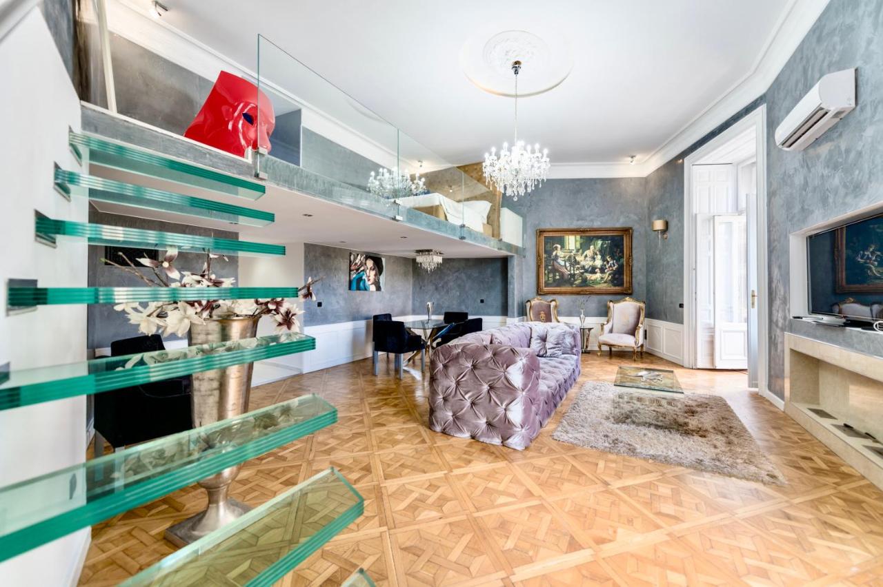 Apartment with Balcony - 1061 Budapest, Andrássy street 2.
