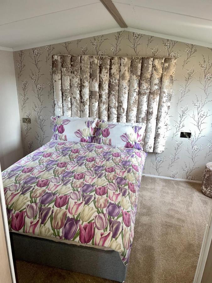 Homely 2 bed chalet tuxford - B&B