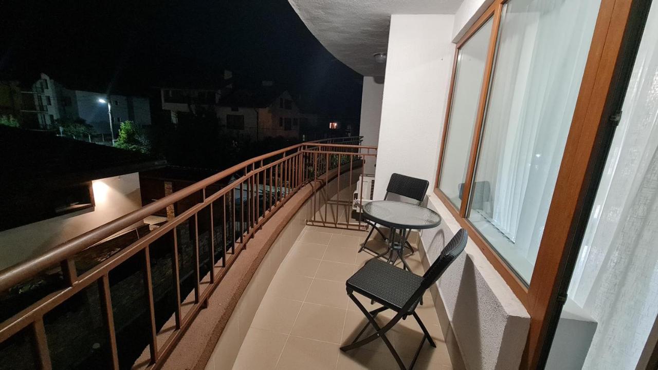 Monfort В - B&B