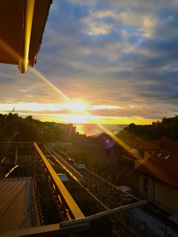 Vista mare tra gli ulivi - B&B Varazze