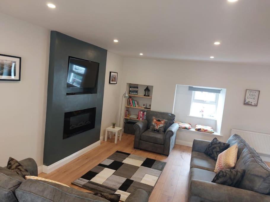 B&B Belmullet - Stunning New 3 Bed Townhouse - Bed and Breakfast Belmullet