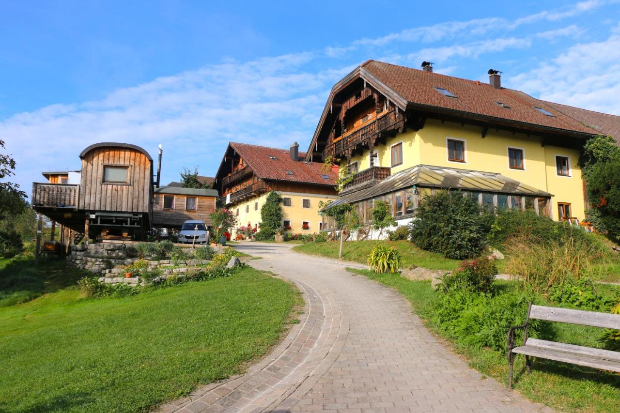 B&B Seekirchen am Wallersee - Bio Archehof Zachhiesen - Bed and Breakfast Seekirchen am Wallersee